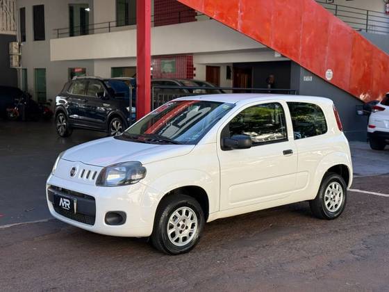 FIAT UNO 1.0 EVO VIVACE 8V FLEX 2P MANUAL FIAT UNO 1.0 EVO VIVACE 8V FLEX 2P MANUAL